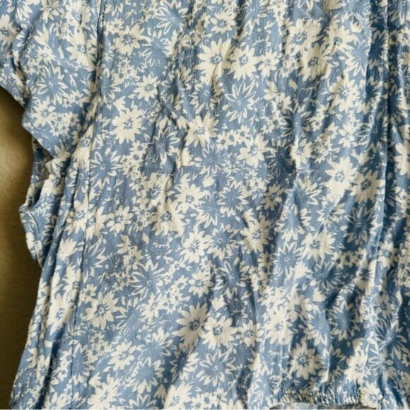 American Eagle Womens Blue Floral Crop Top Tie Front Flutter Sleeve Sz Medium - Picture 6 of 11